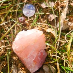 One-of-a-kind rose quartz crystal (raw stone) Divine love energy 25$ Firm Price♡